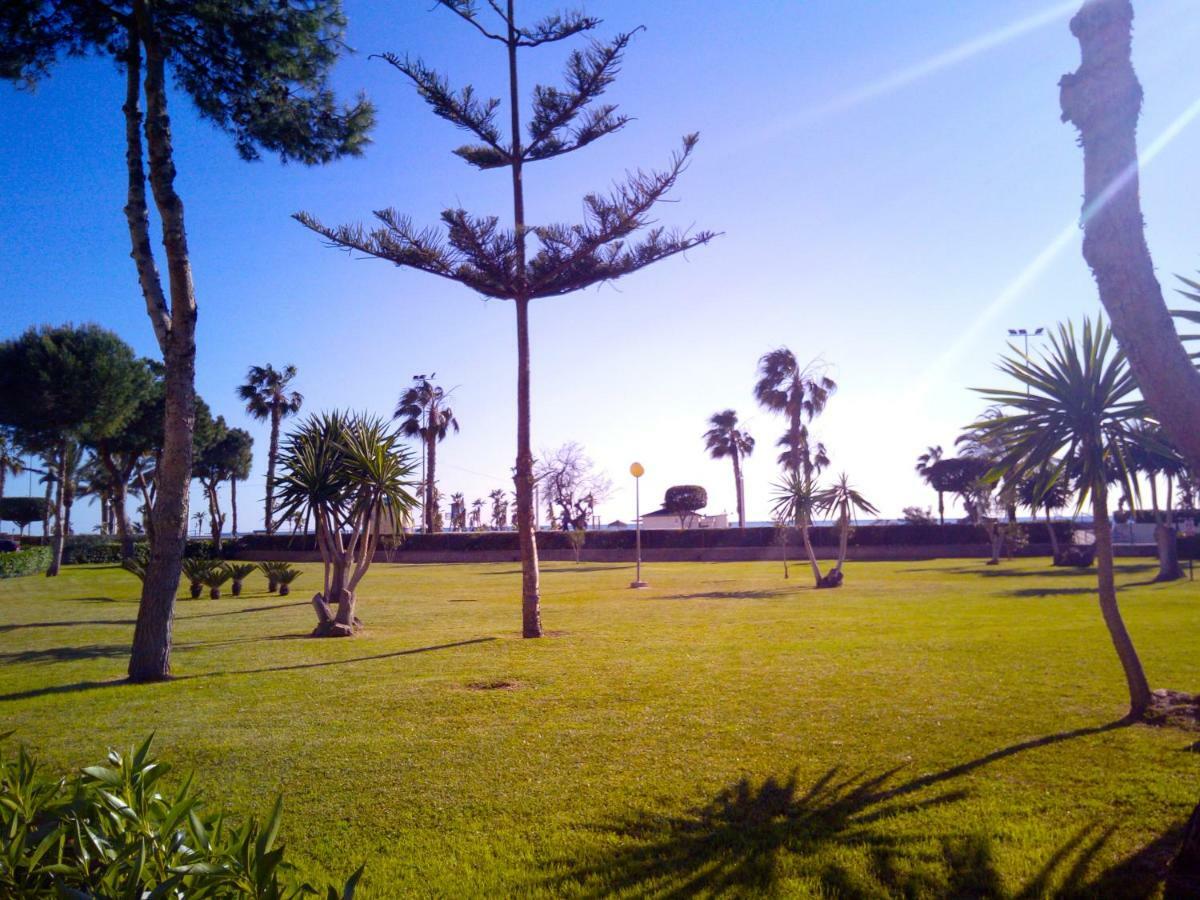 Playa La Cala In Front Of The Beach Free Parking Malaga Zewnętrze zdjęcie