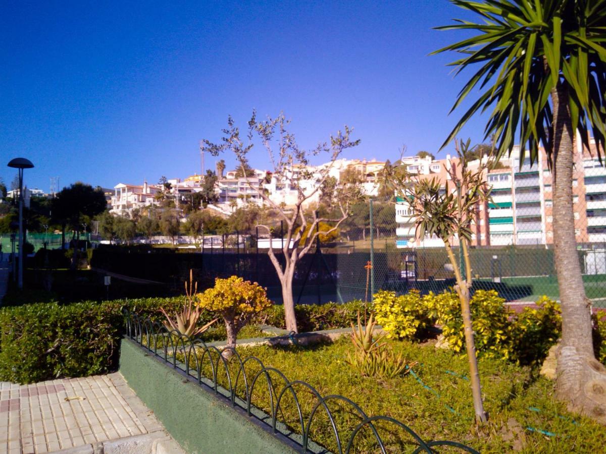 Playa La Cala In Front Of The Beach Free Parking Malaga Zewnętrze zdjęcie